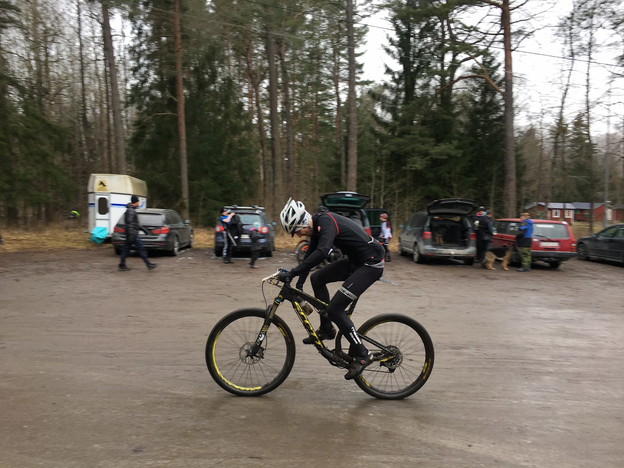 12874356_10153990572743427_209416605_o